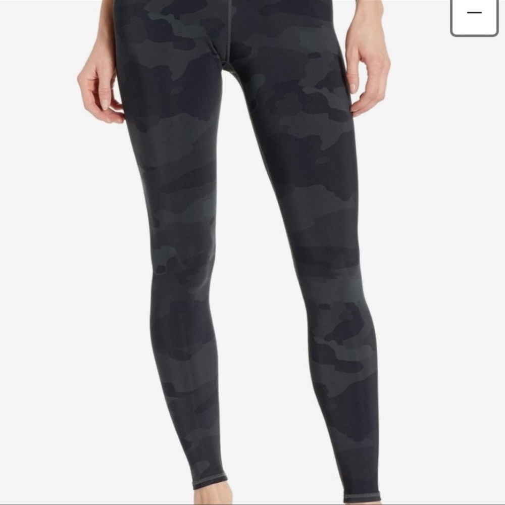 ALO High Waist Vapor XS Camo leggings